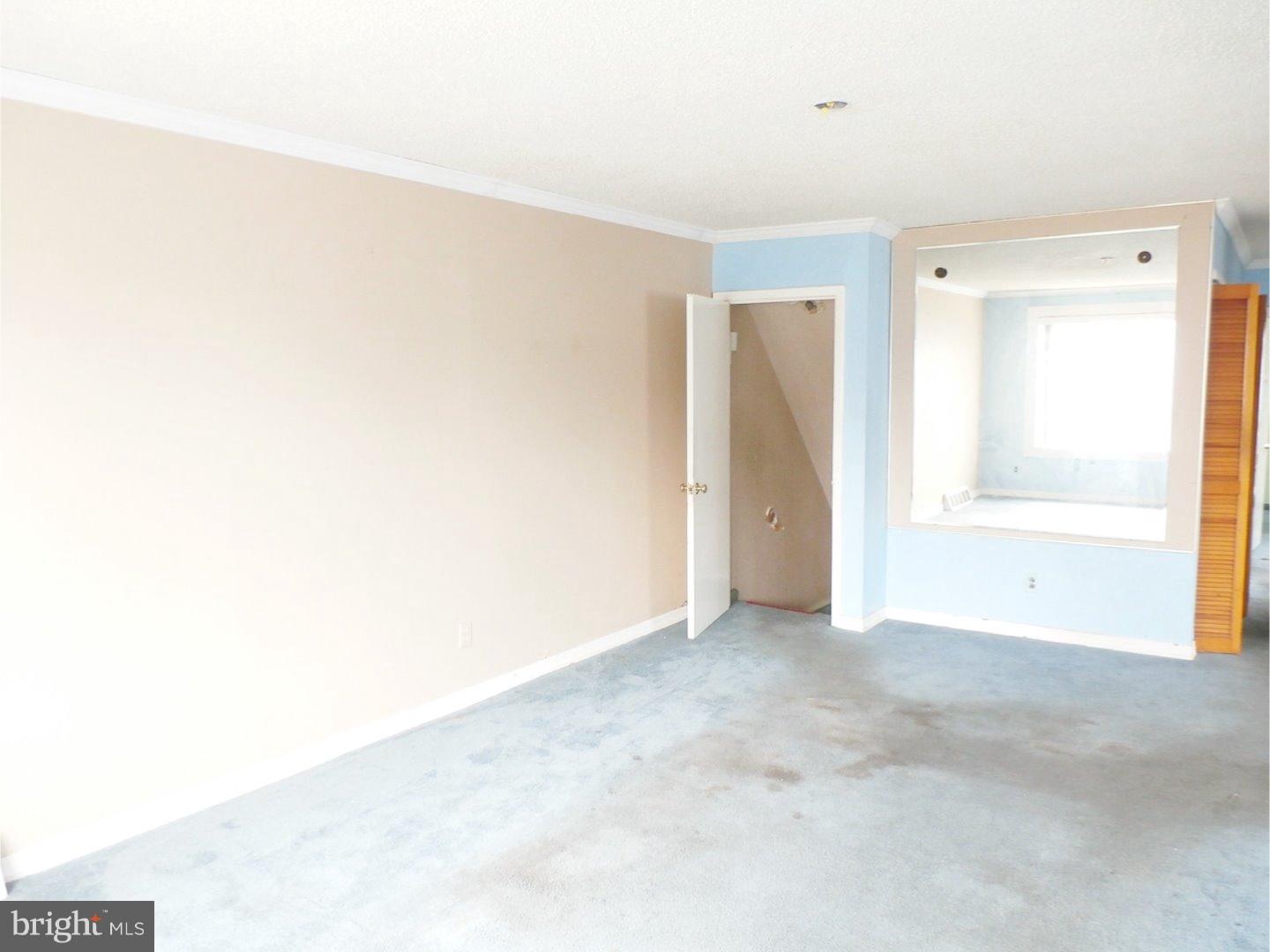 242 Hoffman Road Ridley Park, PA 19078 - Photo 6 of 16 Living Room