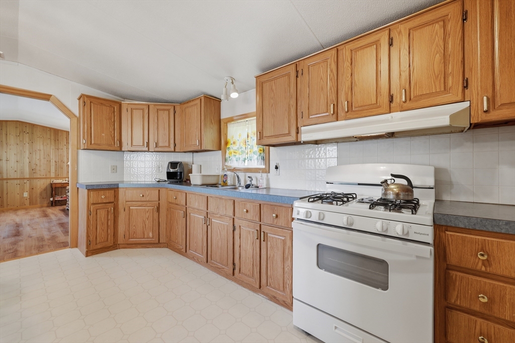 83 Clark Road, Unit 22 Shirley, MA 01464 - Photo 14 of 33 Gallery Image 14
