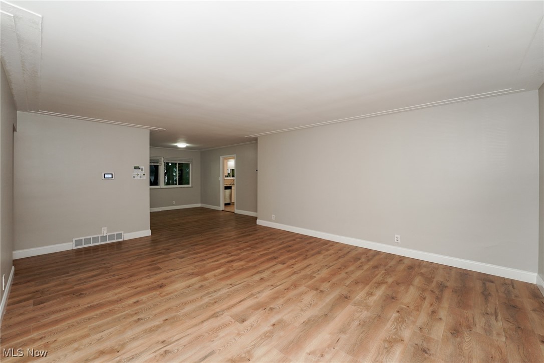 3655 Langton Road Cleveland, OH 44121 - Photo 6 of 20 Living room
