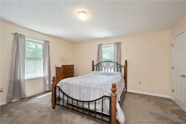 $289,900 | 6010 Needmore Lane Southeast, Elizabeth, IN 47117