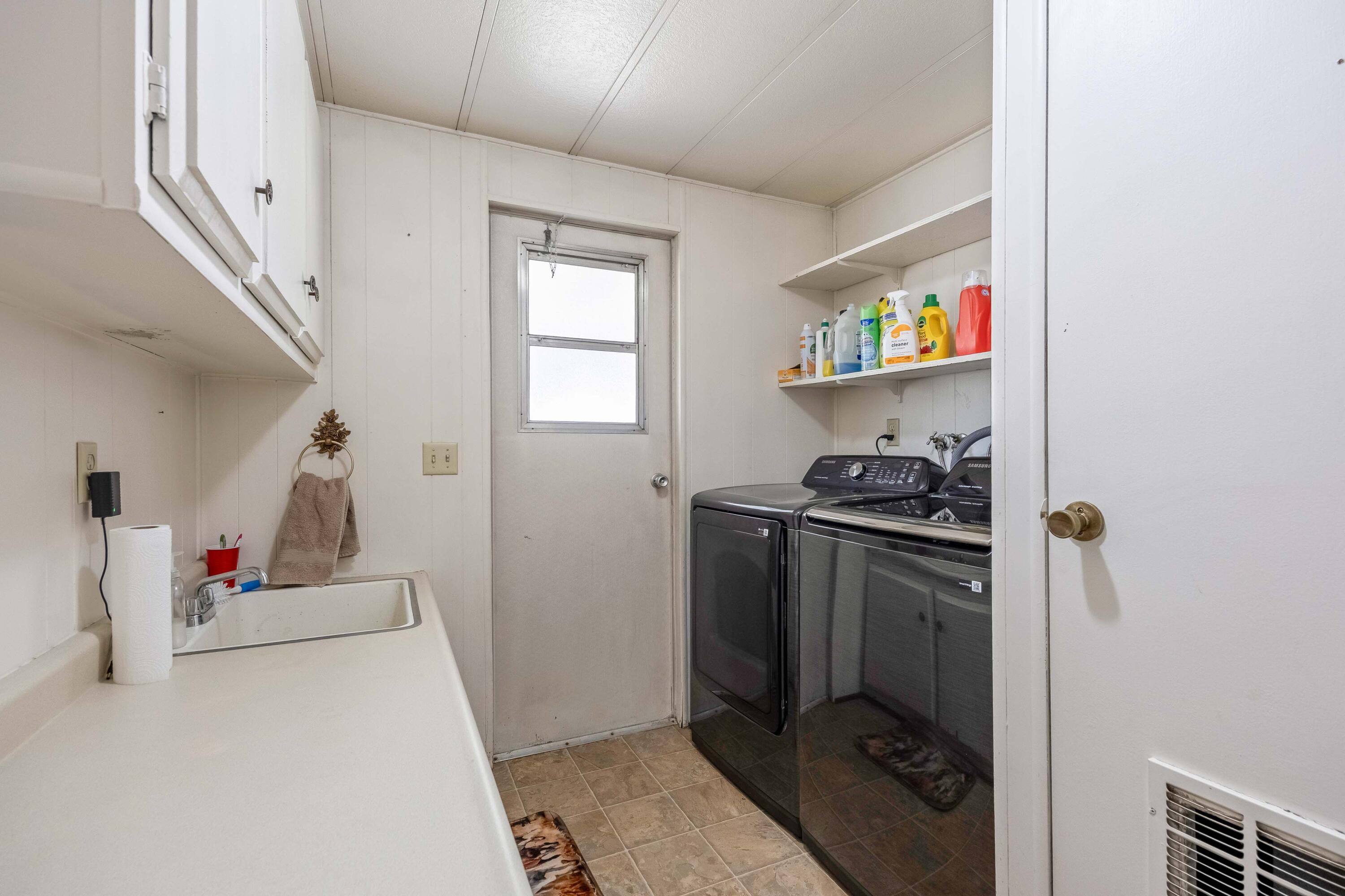 52851 Wayside Loop La Pine, OR 97739 - Photo 19 of 31 Laundry