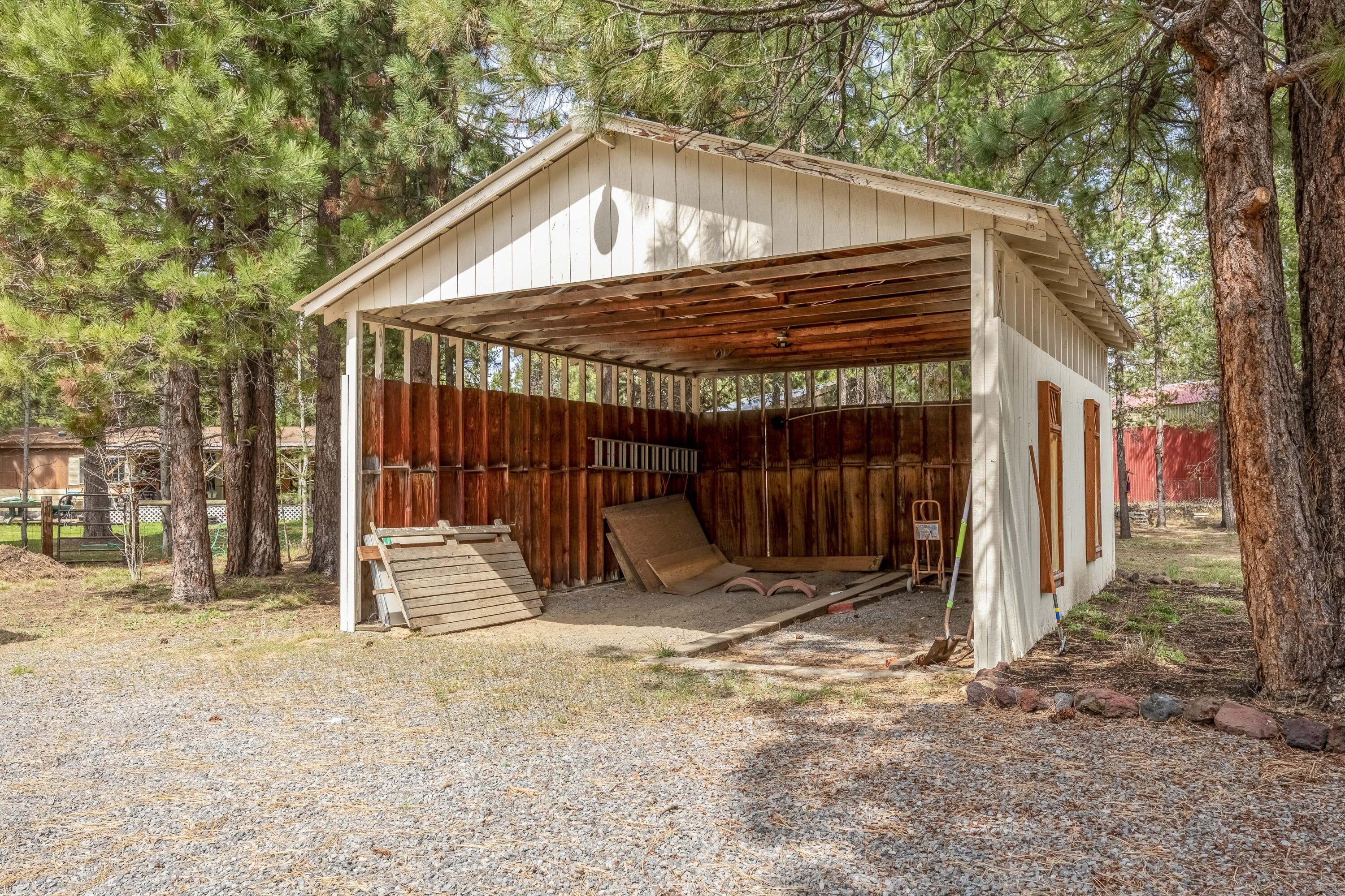 52851 Wayside Loop La Pine, OR 97739 - Photo 23 of 31 Storage
