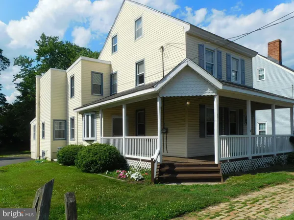$779,000 | 83 East 2nd Street, Moorestown, NJ 08057