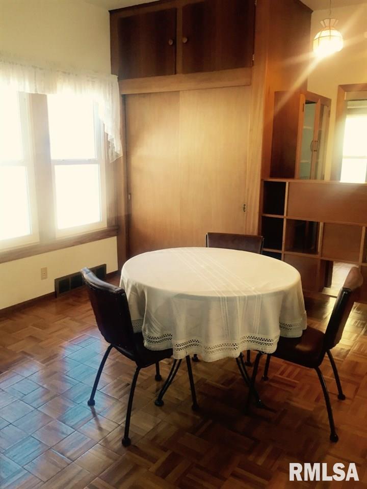 3226 Indian Road Davenport, IA 52802 - Photo 11 of 20 Gallery Image 11