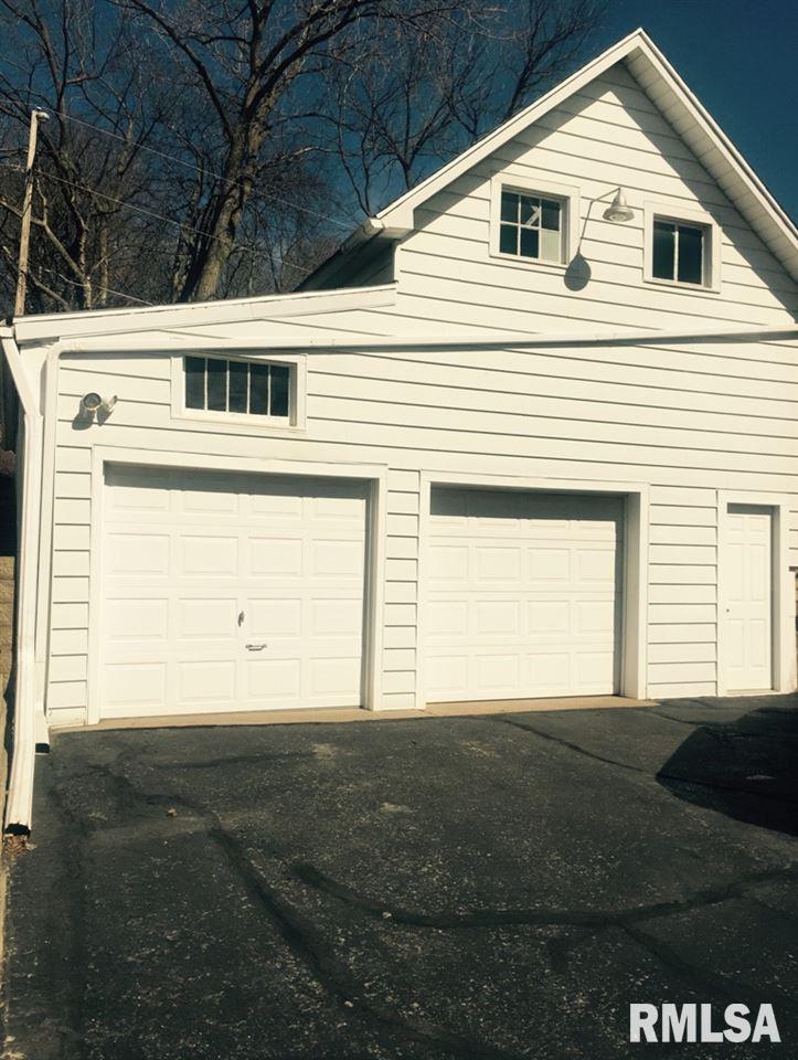 3226 Indian Road Davenport, IA 52802 - Photo 17 of 20 Gallery Image 17