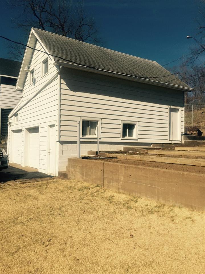 3226 Indian Road Davenport, IA 52802 - Photo 19 of 20 Gallery Image 19