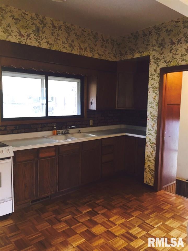 3226 Indian Road Davenport, IA 52802 - Photo 9 of 20 Gallery Image 9