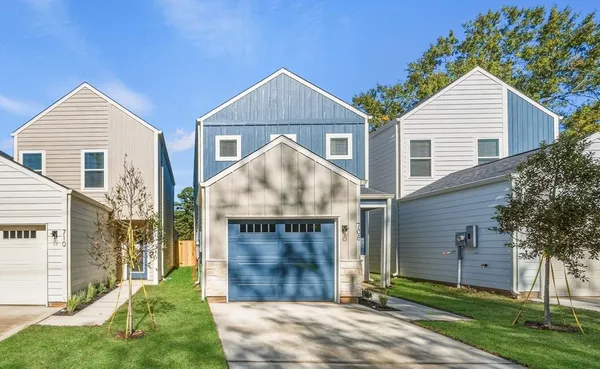 $1,825 | 708 West Dallas Street, Conroe, TX 77301