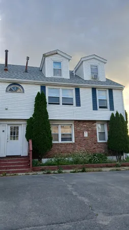 $1,950 | 85 Brown Avenue, Unit 17, Hampton, NH 03842