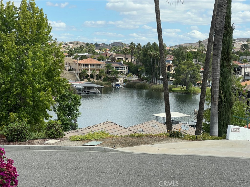 22781 Running Rabbit Court Canyon Lake, CA 92587 - Photo 9 of 41