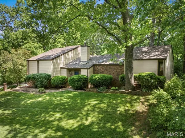 $417,500 | 7 Deer Run, O'Fallon, IL 62269