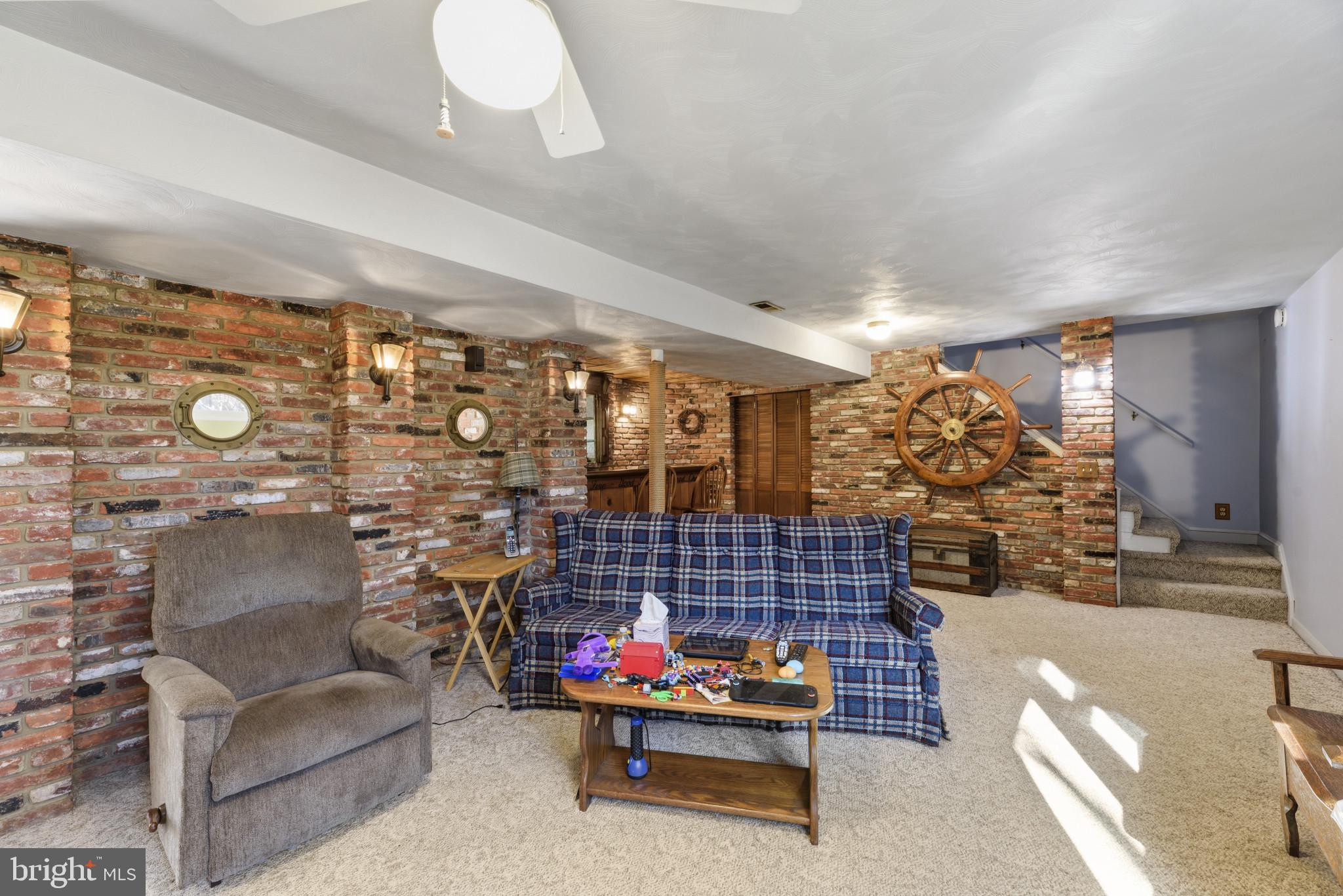 2019 Valley Road Annapolis, MD 21401 - Photo 27 of 42 a living room with furniture