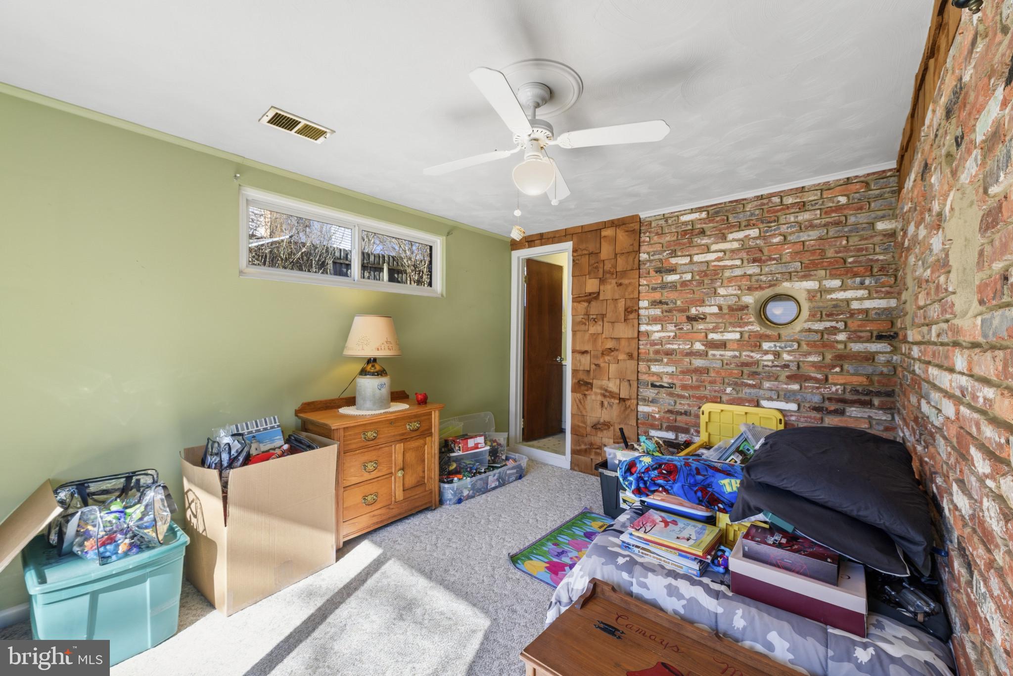 2019 Valley Road Annapolis, MD 21401 - Photo 29 of 42 a living room with furniture and decor