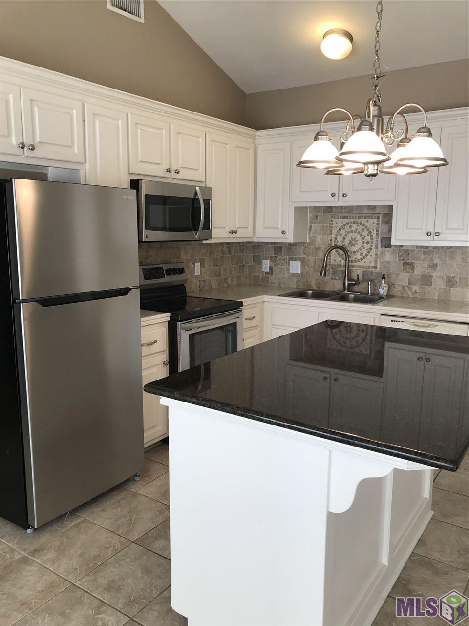 15083 Rimrock Court Baton Rouge, LA 70819 - Photo 1 of 14 Kitchen