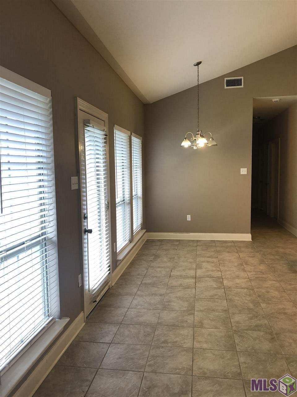 15083 Rimrock Court Baton Rouge, LA 70819 - Photo 5 of 14 Breakfast Area