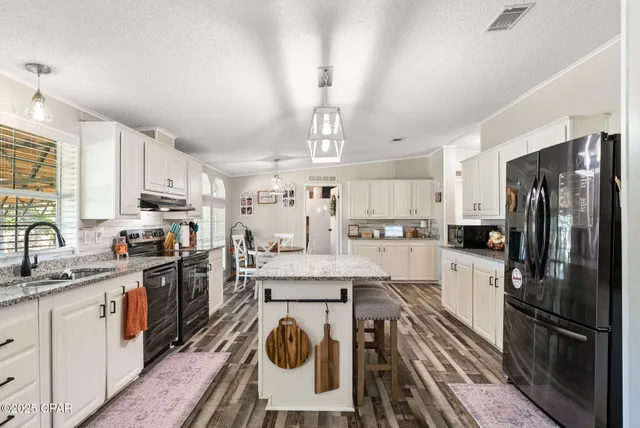 $289,000 | 4318 Crystal Lake Drive, Chipley, FL 32428