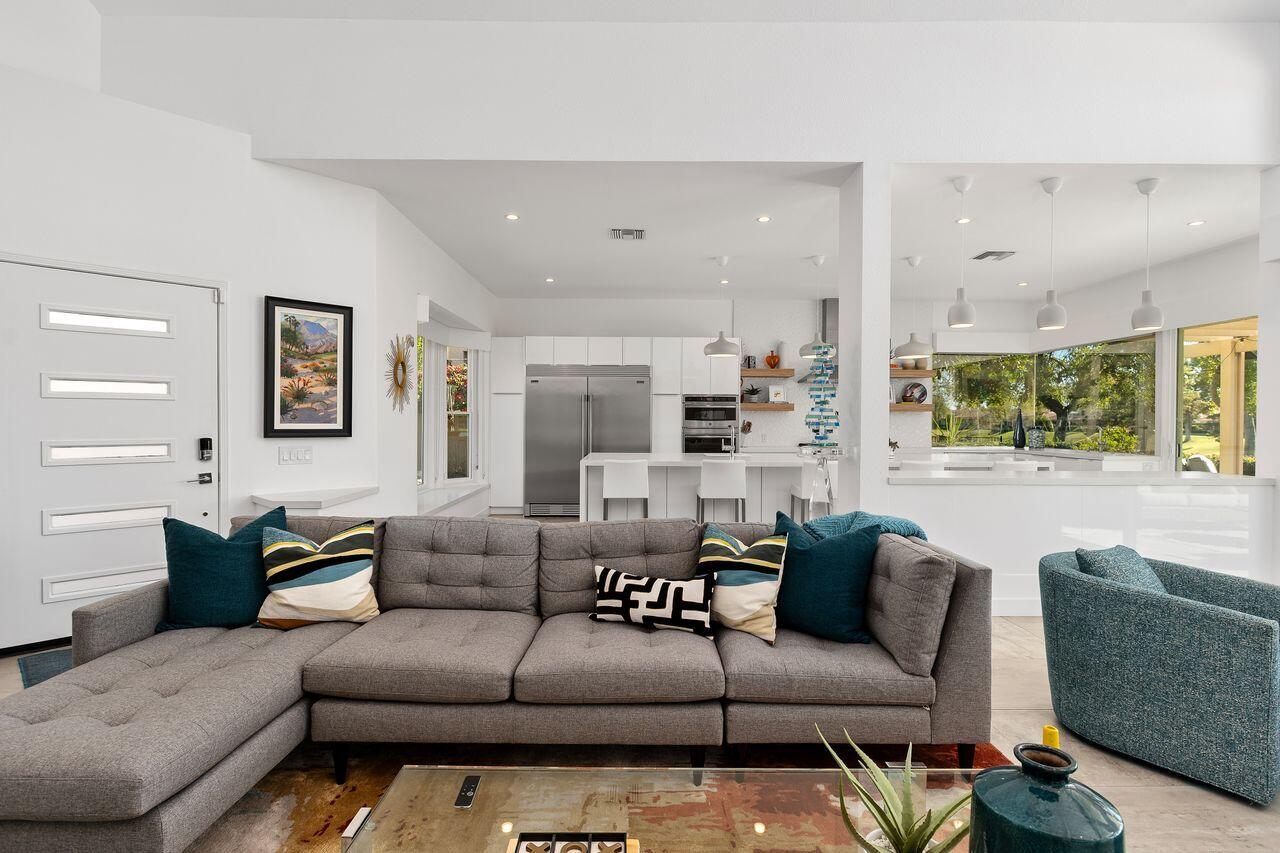 55 Pine Valley Drive Rancho Mirage, CA 92270 - Photo 14 of 46 22_11974820_185362_185362-EI-122