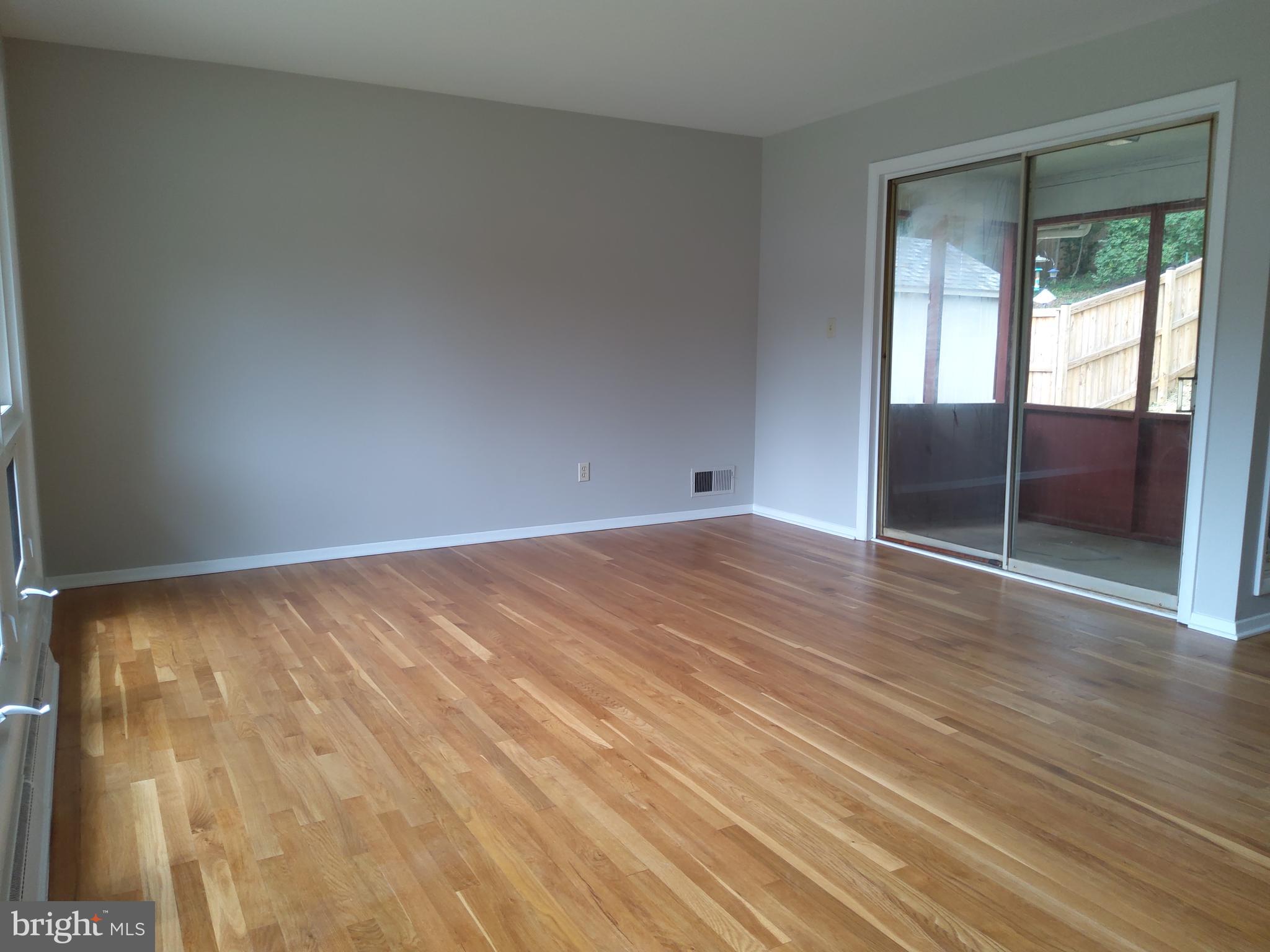4205 Dahill Road Silver Spring, MD 20906 - Photo 9 of 25 Living Room