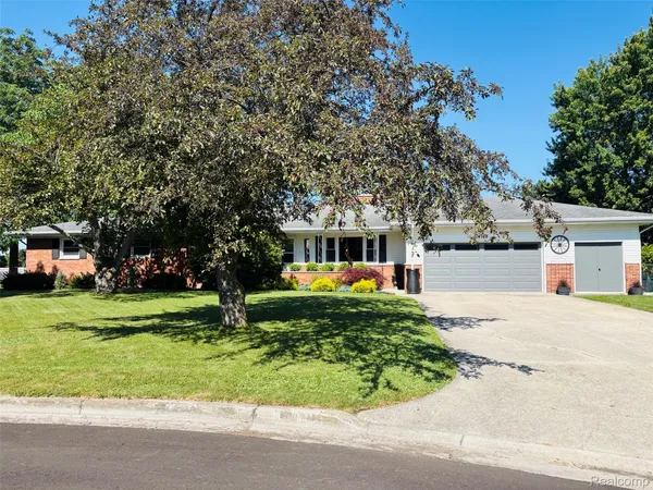 $429,900 | 4108 Allen Court, Bay City, MI 48706