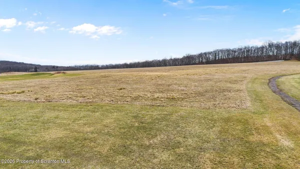$775,000 | 2409 Red Oak Drive, Clarks Summit, PA 18411