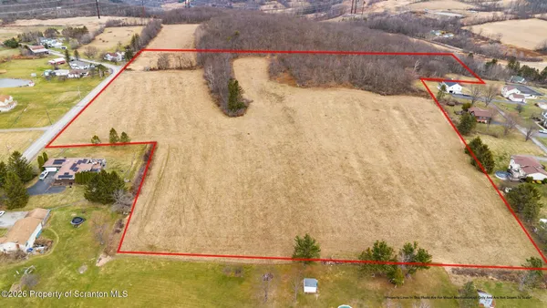 $775,000 | 2409 Red Oak Drive, Clarks Summit, PA 18411