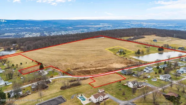 $775,000 | 2409 Red Oak Drive, Clarks Summit, PA 18411