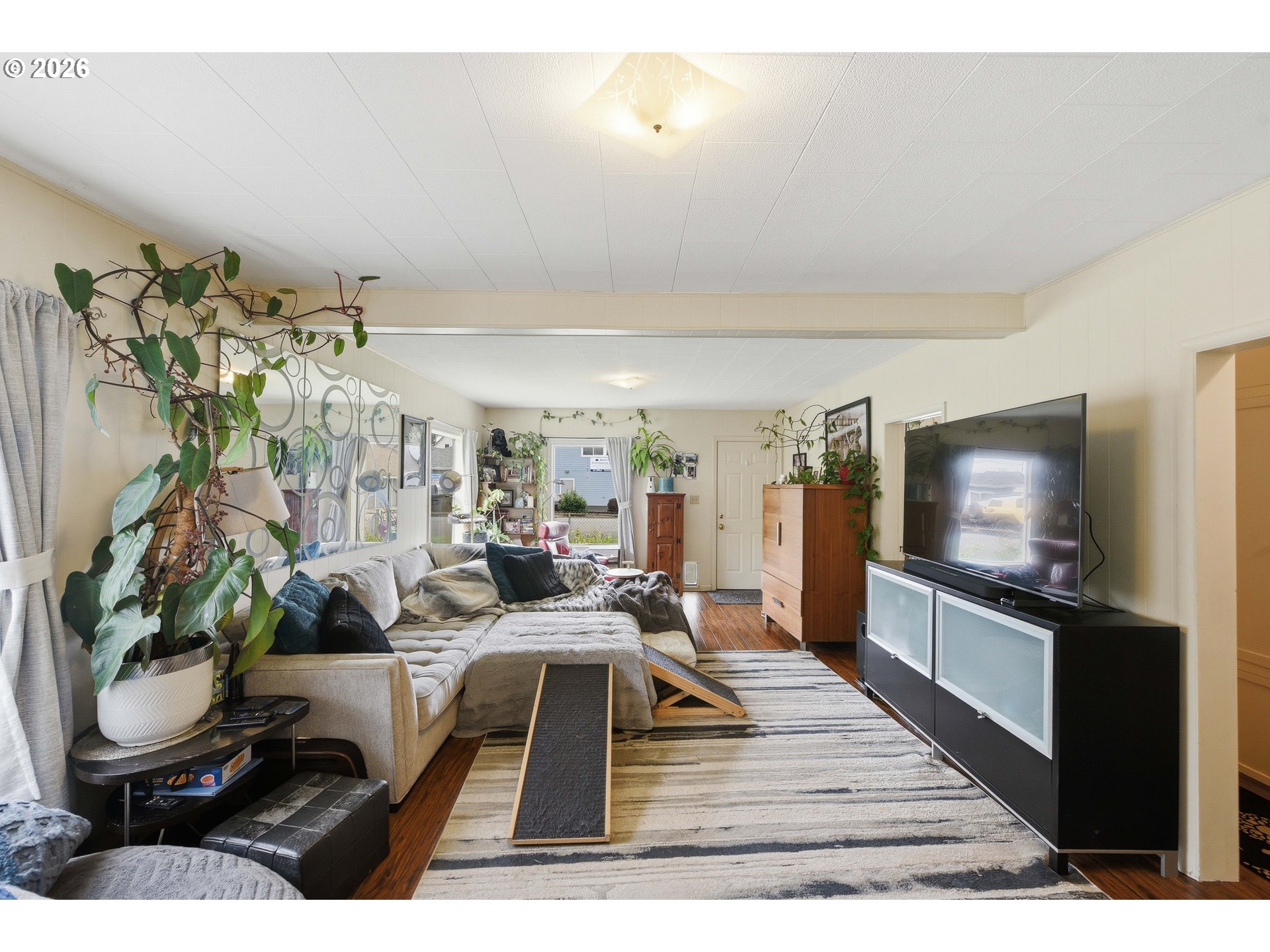 615 Willow Street Myrtle Point, OR 97458 - Photo 3 of 25 Living Room