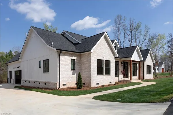 $712,000 | 218 Ivory Lane, Lexington, NC 27292