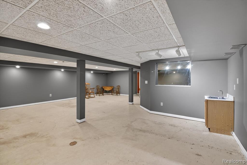 15715 Exeter Court Fraser, MI 48026 - Photo 24 of 32