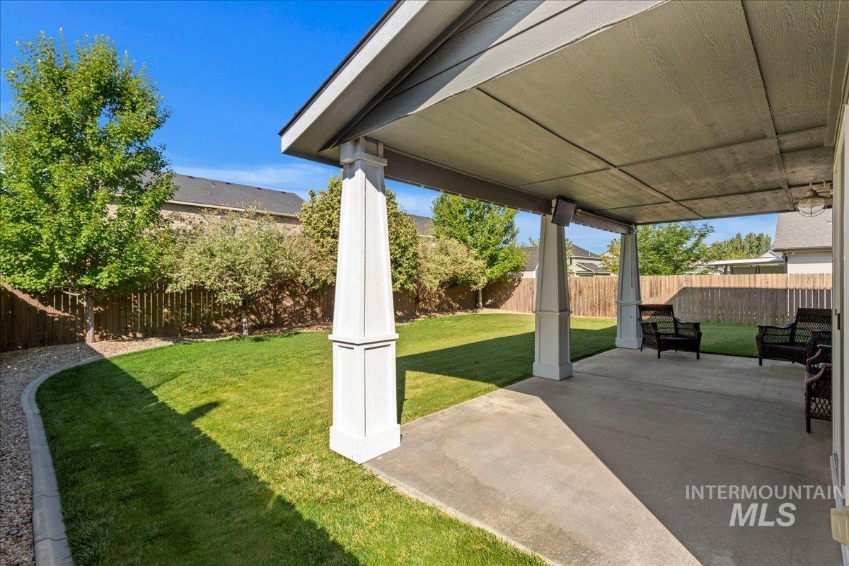 401 East Joshua Tree Drive Meridian, ID 83646 - Photo 28 of 32 Fenced backyard featuring a patio