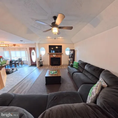 $405,000 | 4 Linden Court, Ashland, PA 17921