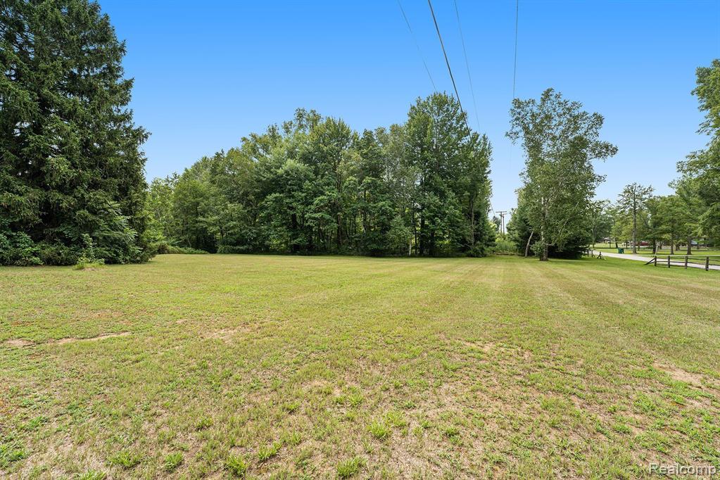 2525 Werner Road Columbus, MI 48063 - Photo 20 of 27