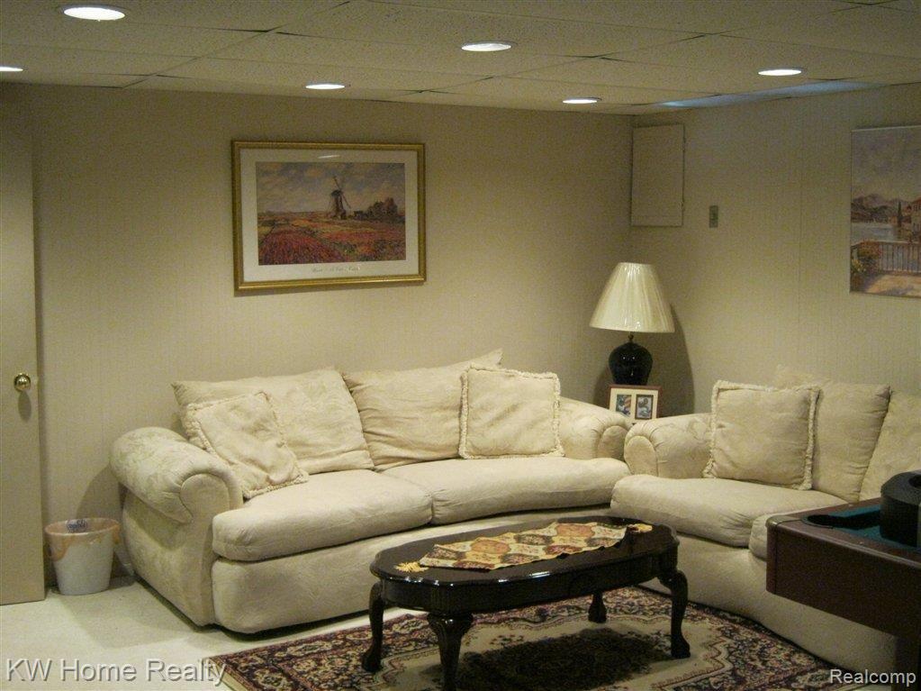 386 Willow Grove Lane Rochester, MI 48307 - Photo 6 of 8 Basement