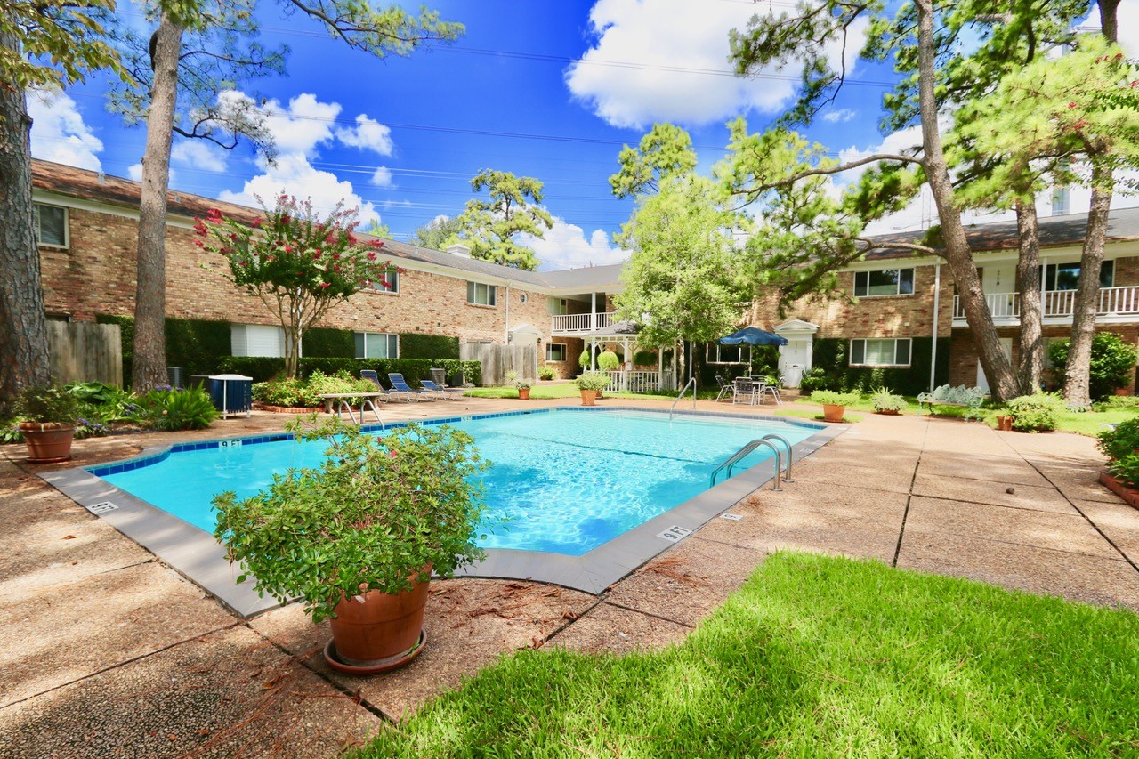 4040 San Felipe Street, Unit 122 Houston, TX 77027 - Photo 7 of 7 Pool
