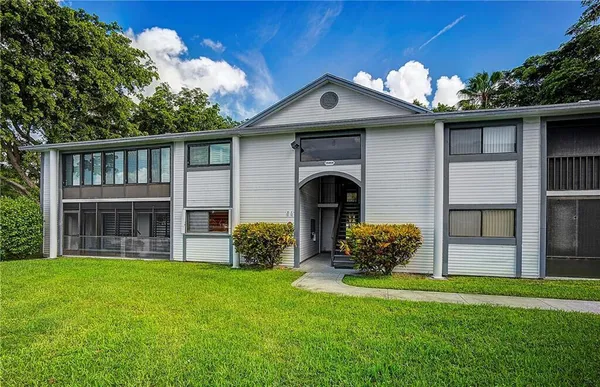 $3,000 | 15469 Lakes Of Delray Boulevard, Unit 102, Delray Beach, FL 33484
