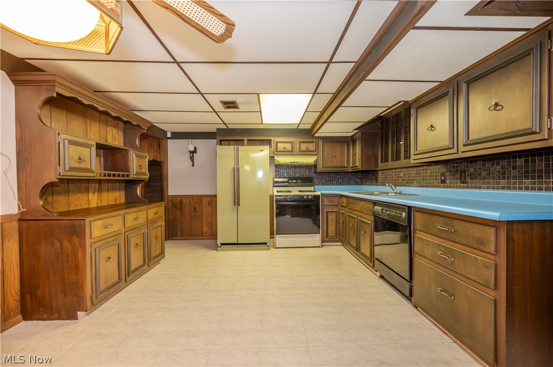 2882 Decamp Road Youngstown, OH 44511 - Photo 28 of 44 Full Kitchen in Basement