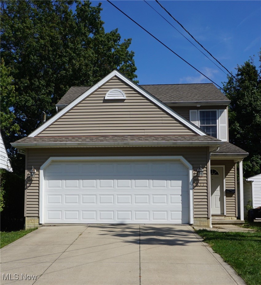 Welcome home to 1671 Mapledale