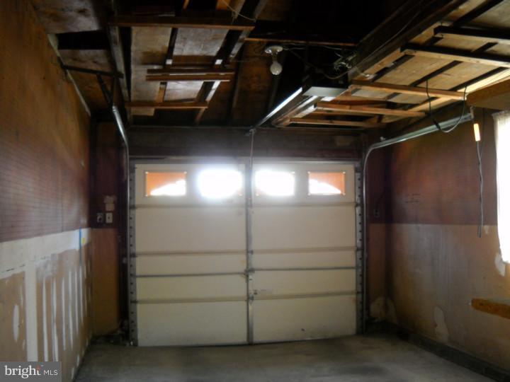 821 Hilltop Road Cinnaminson, NJ 08077 - Photo 13 of 16 Garage
