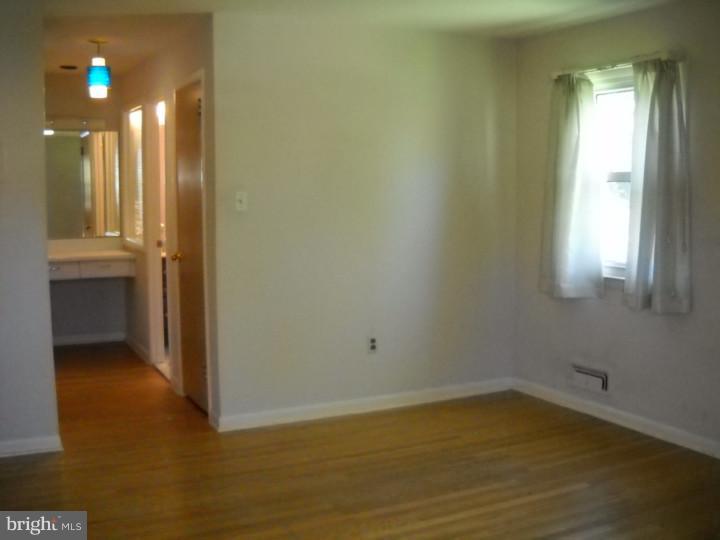 821 Hilltop Road Cinnaminson, NJ 08077 - Photo 8 of 16 Bedroom - Main