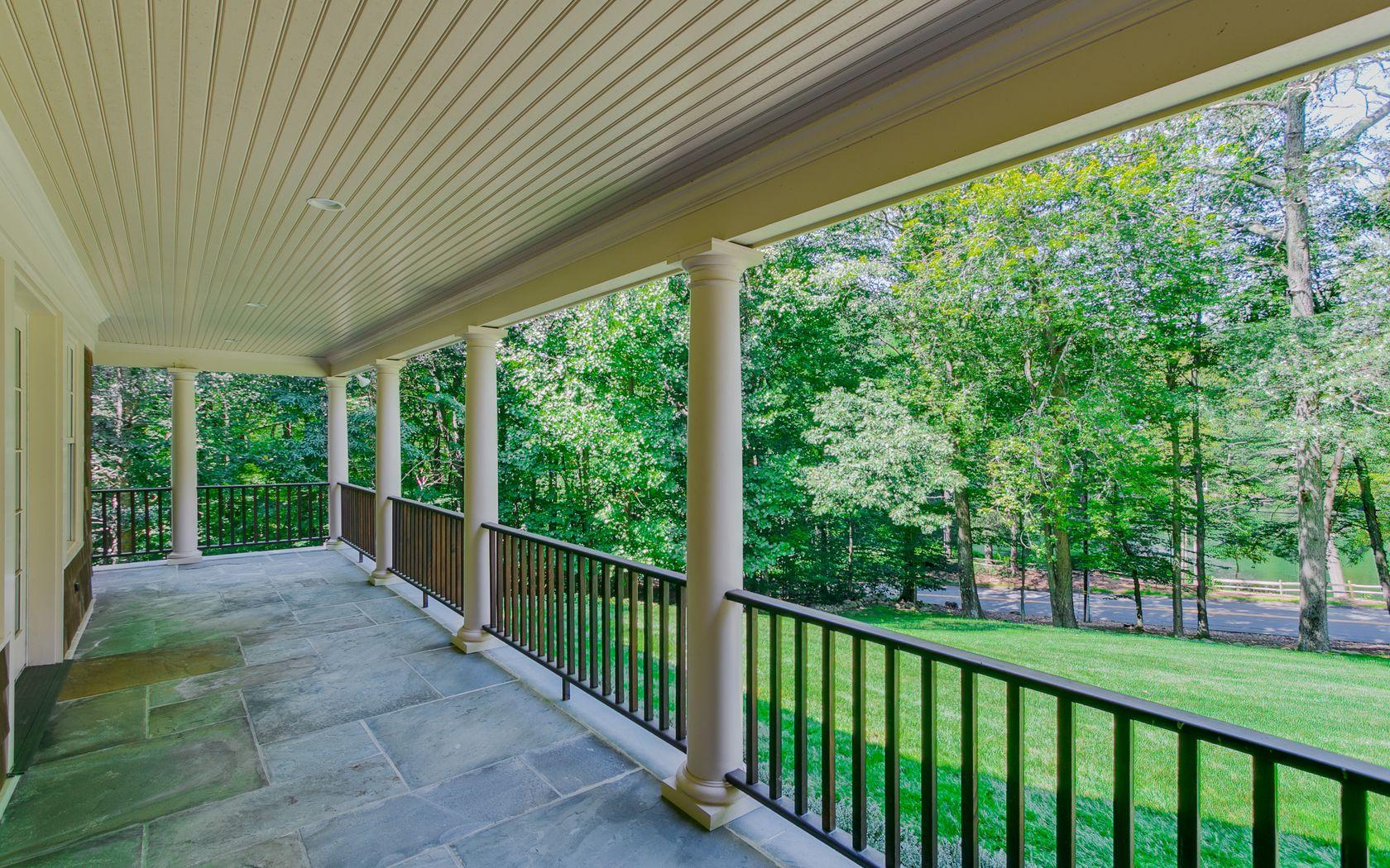 237 Hickok Road New Canaan, CT 06840 - Photo 3 of 41 58