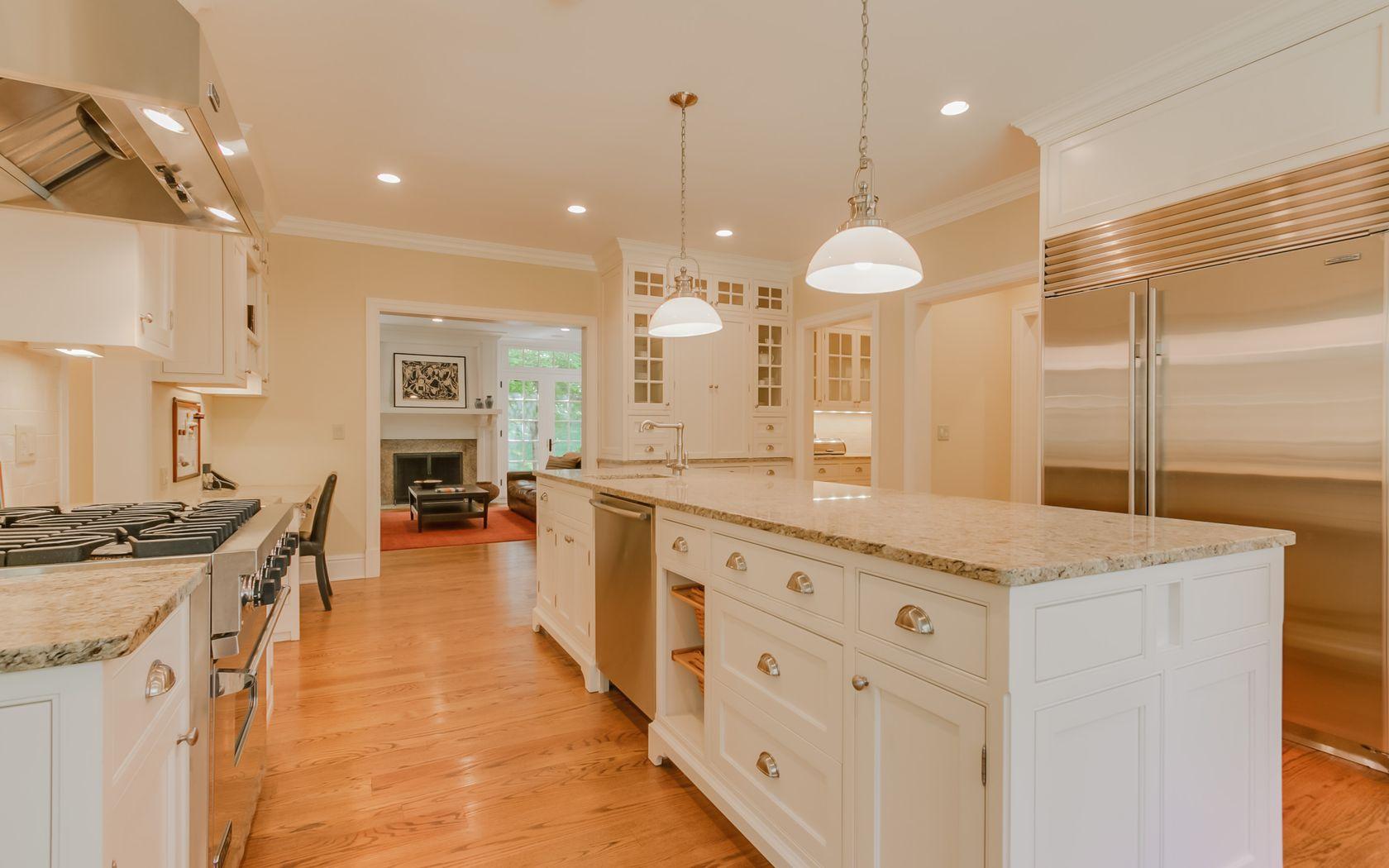 237 Hickok Road New Canaan, CT 06840 - Photo 8 of 41 16
