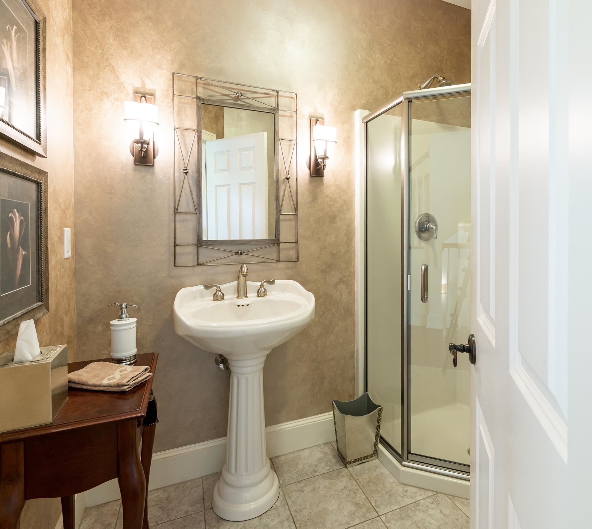 3 Bartlett Drive Bedford, NH 03110 - Photo 13 of 40