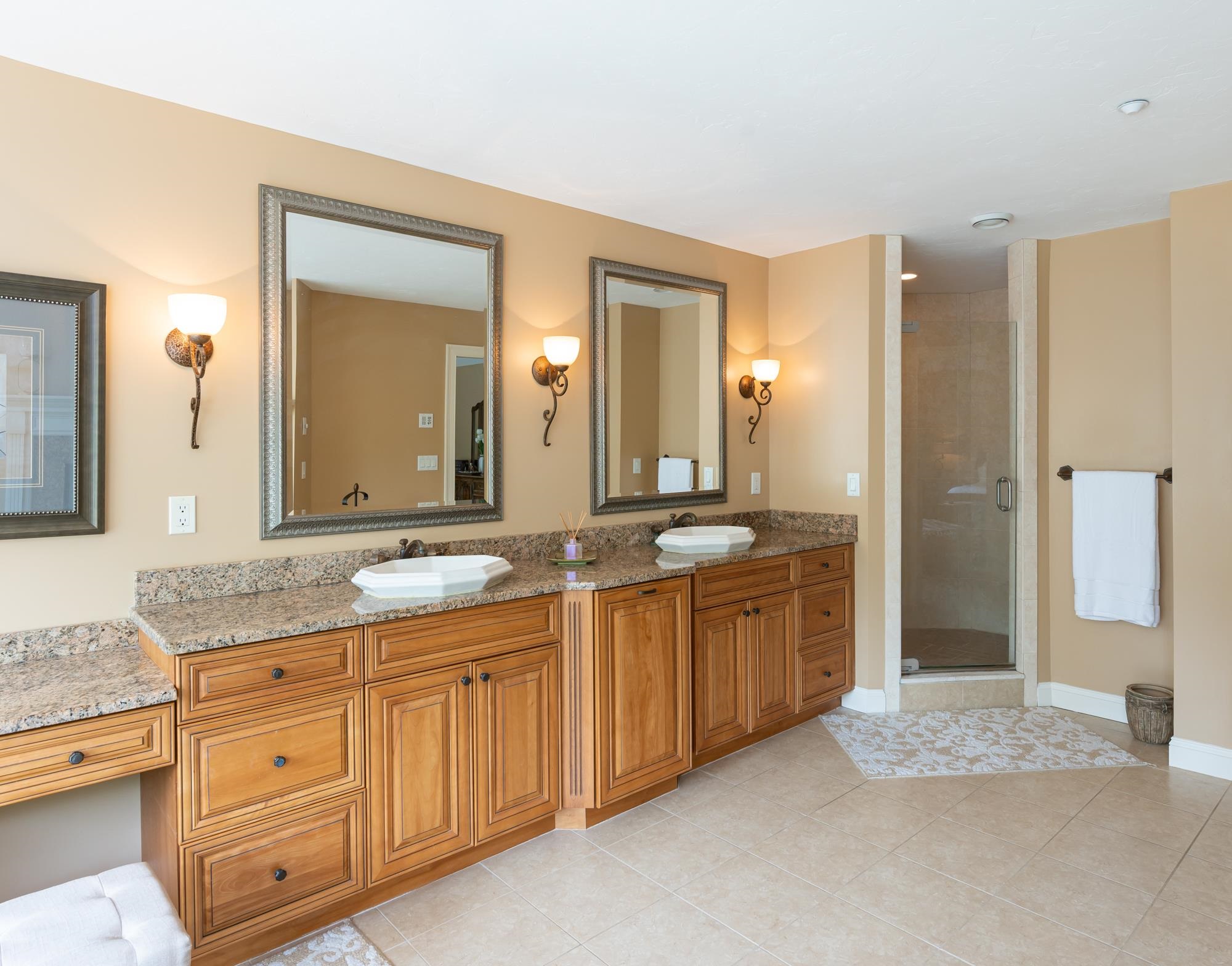 3 Bartlett Drive Bedford, NH 03110 - Photo 24 of 40