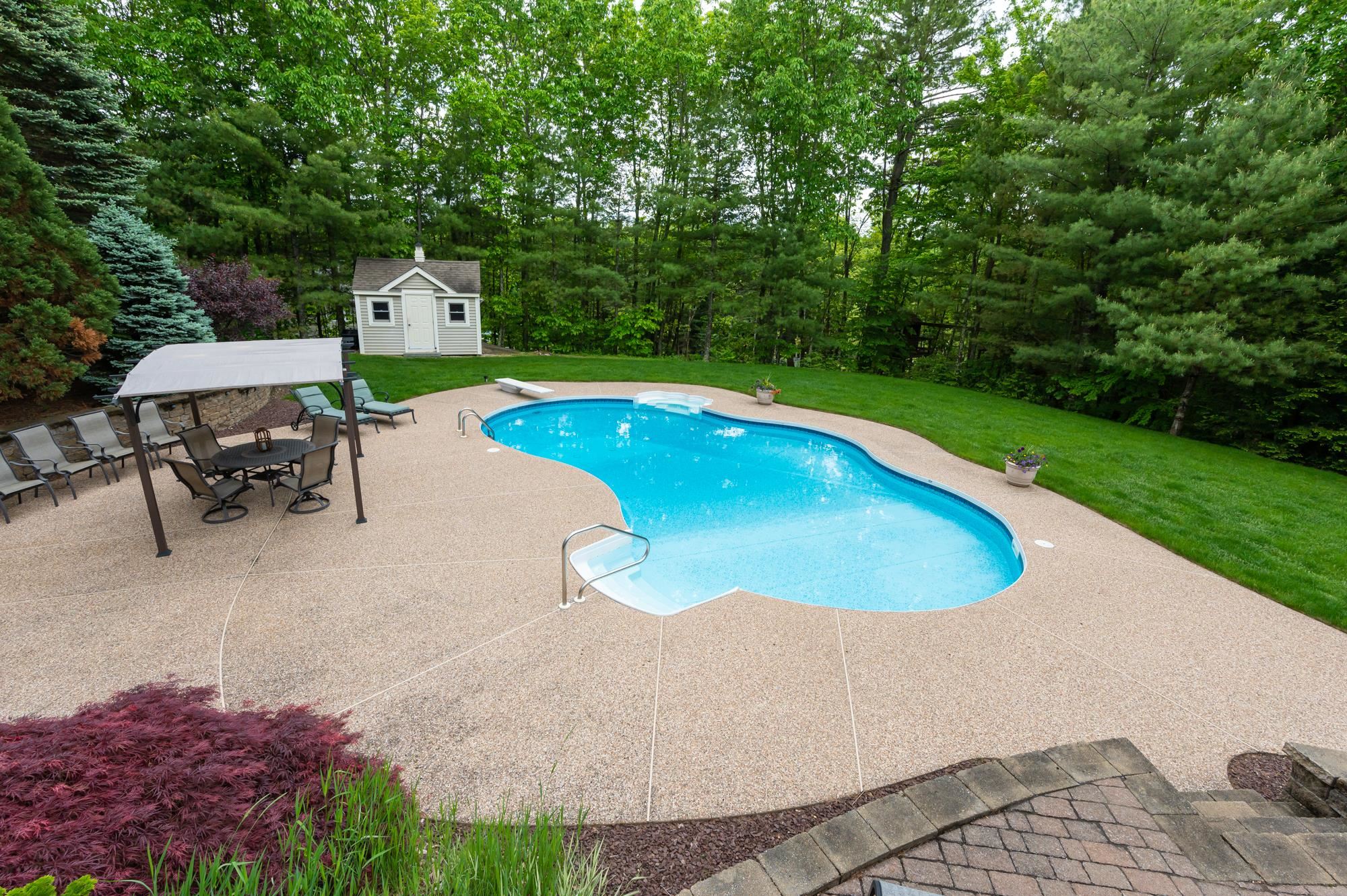 3 Bartlett Drive Bedford, NH 03110 - Photo 3 of 40