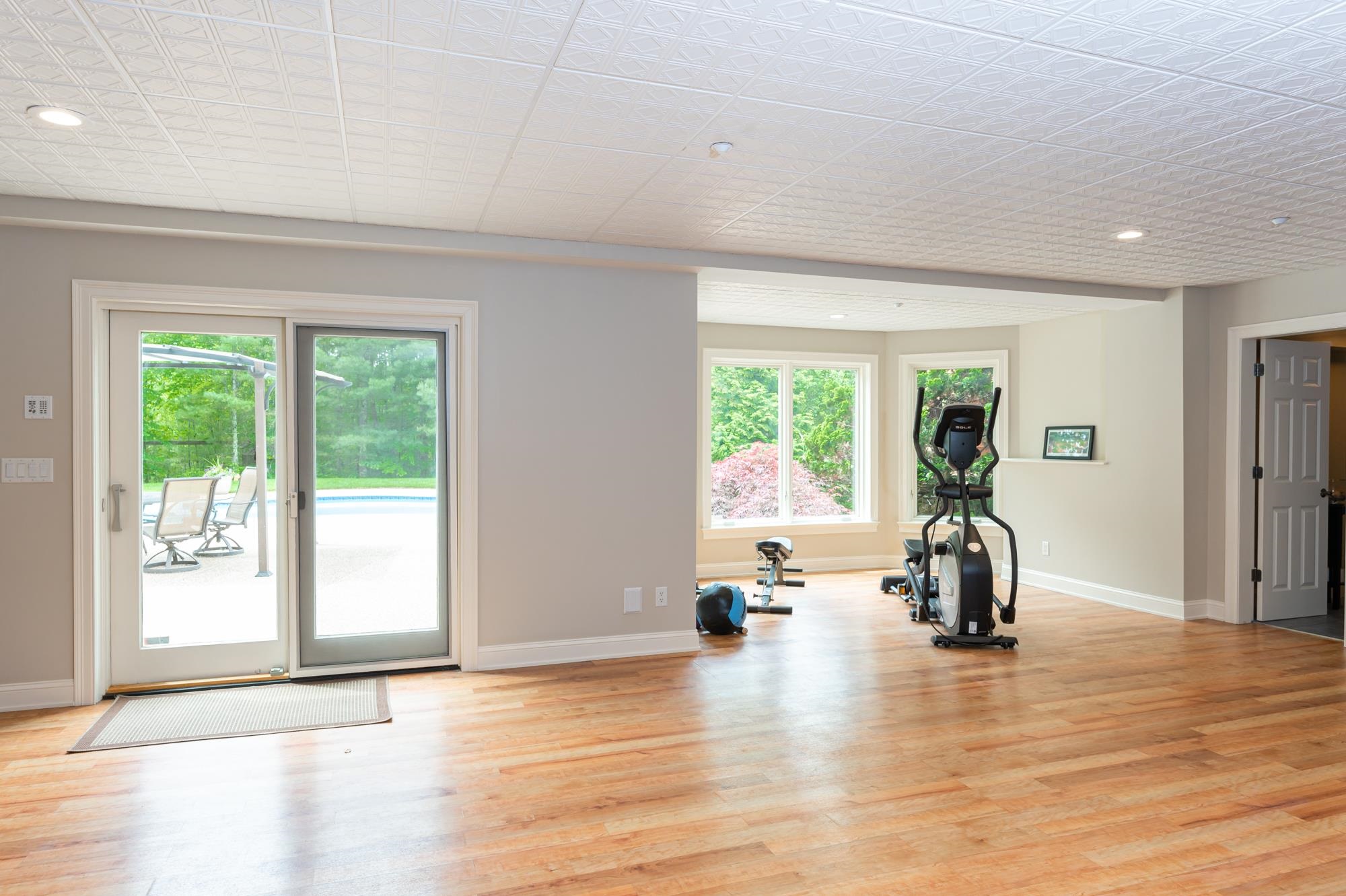 3 Bartlett Drive Bedford, NH 03110 - Photo 34 of 40