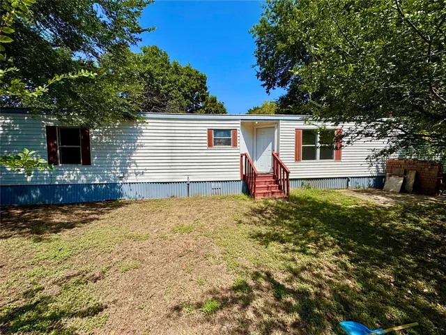 $240,000 | 2010 Spring Court, Unit A, Azle, TX 76020