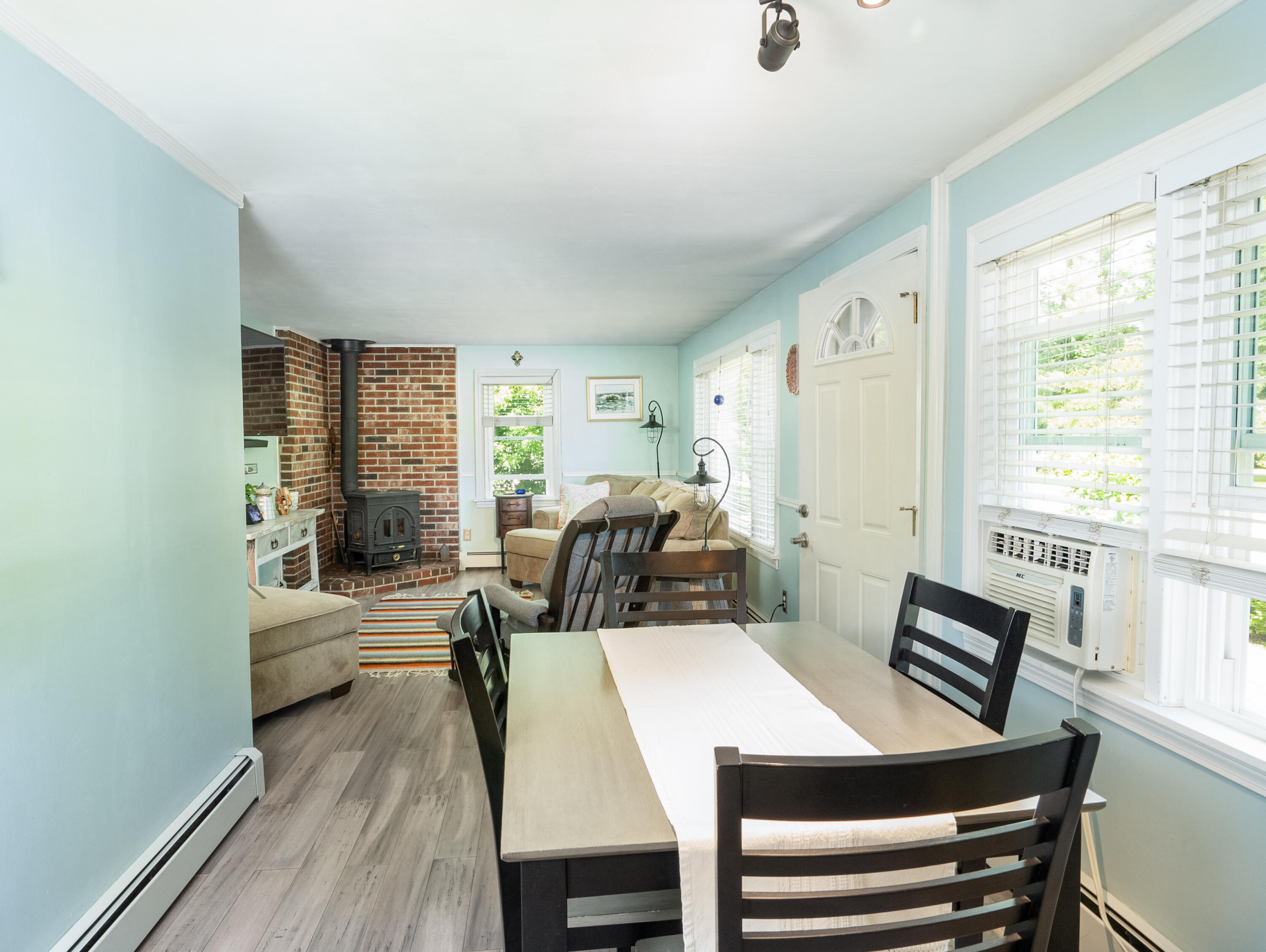 590 River Road Topsham, ME 04086 - Photo 8 of 16 Interior3
