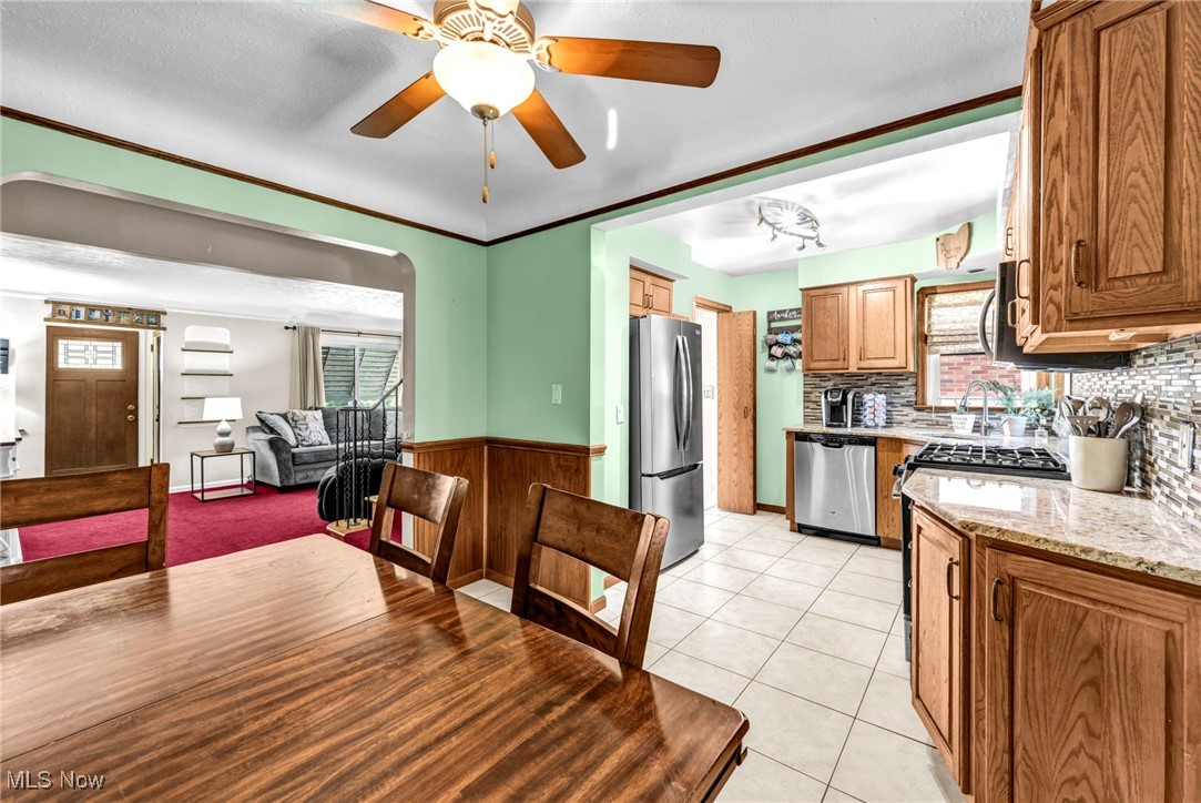 6467 Stanbury Road Parma, OH 44129 - Photo 4 of 32