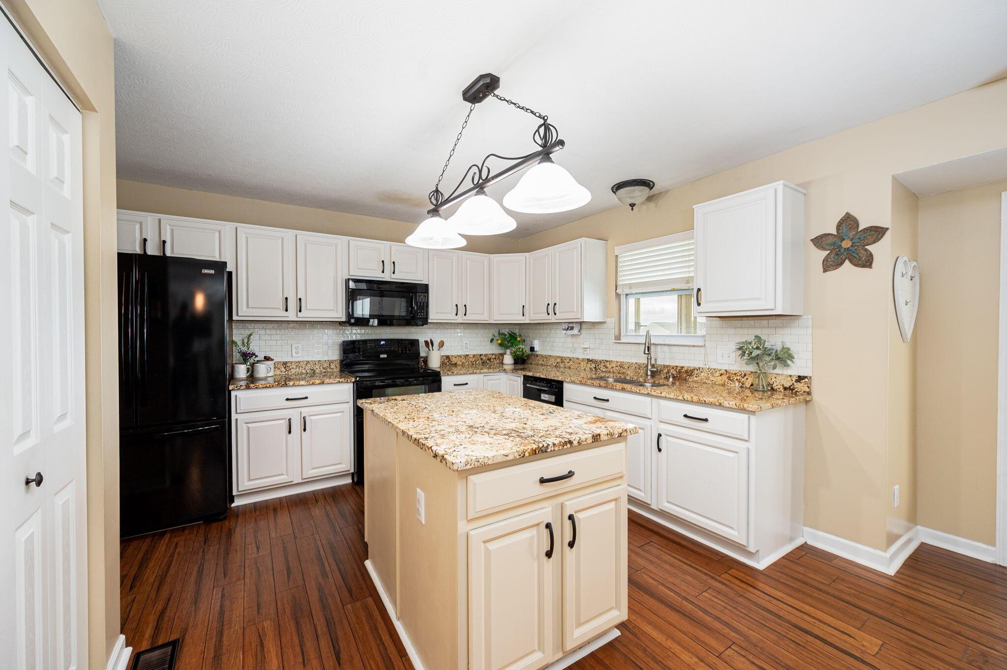 2577 Ridgeway Avenue Lancaster, OH 43130 - Photo 12 of 68 20-web-or-mls-2577 Ridgeway Ave 020