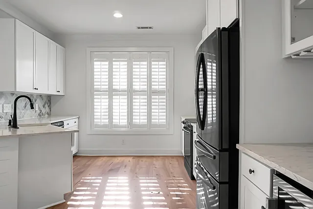 $2,750 | 260 Seven Farms Drive, Unit 203, Charleston, SC 29492